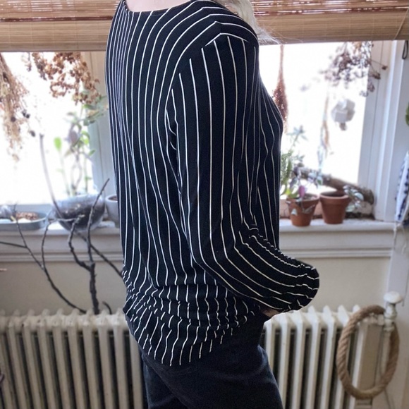 striped tunic. Size L. black and white. EUC. - Picture 2 of 5